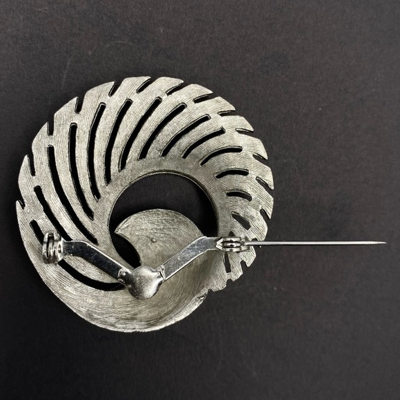 VINTAGE SPIRAL Statement Piece Industrialist Brooch - Picture 4 of 5